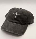 Gorra Cruz de Clavos (Color Gris Oscuro)