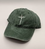 Gorra Cruz de Clavos (Color Verde Oscuro)