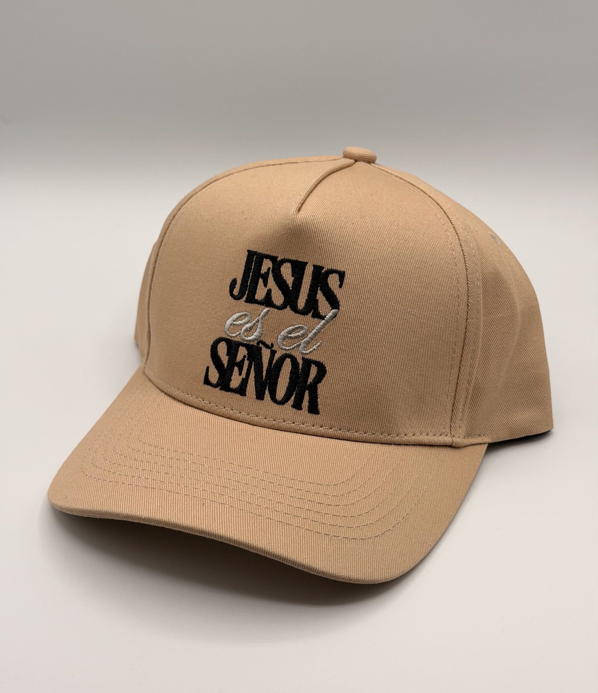 Gorra Jesús es el Señor (Café Claro Claro)
